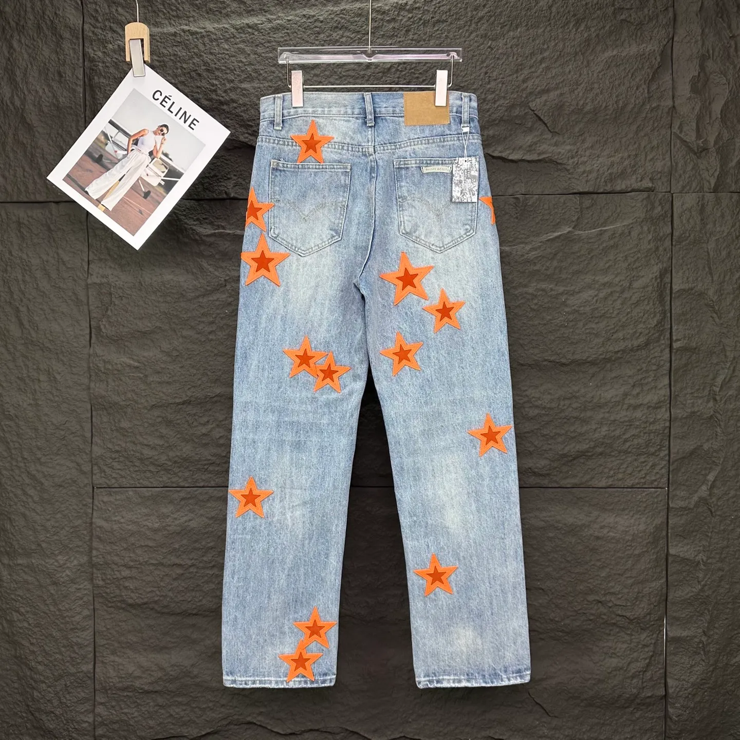 P290 GALLERY DEPT. Co-branded 2025 new limited edition orange star patchwork couple style washed loose jeans 🔥High version🔥High version🔥 Top ceiling quality Styles with different washed textures are very friendly to people with thin legs and thick legs. The straight and loose version is very flattering to the leg shape. Moderate length that never goes out of style, easy and casual to match, basic styling for various styles, a must-have in the wardrobe! The fabric is stiff but also makes the upper body soft without losing texture. The washing process is even more perfect. It is a must-have item for everyone! ! ! Washed wheat, hang tag, pants label, three complete labels, color: blue, size: 28, 30, 32, 34, 36 (five sizes)
